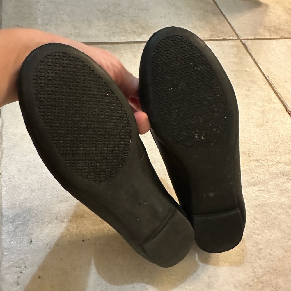 Tory Burch black leather flats - Picture 3 of 4